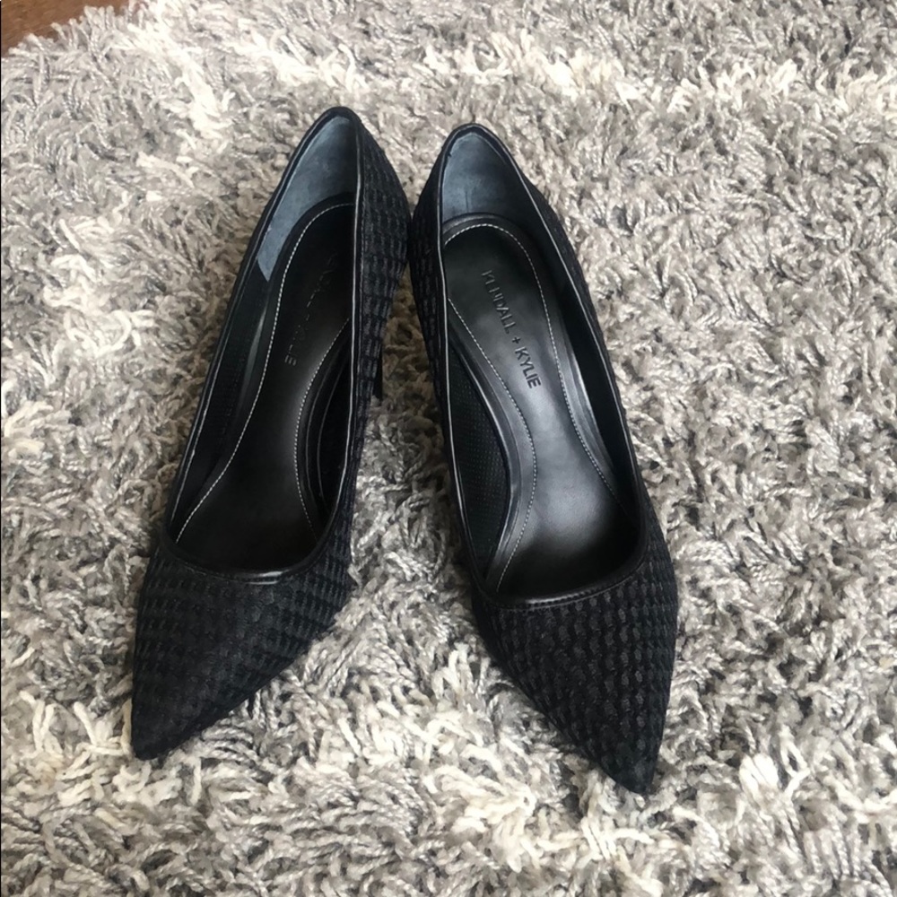Kendall+Kylie Clara woven mesh Pointy toe pump